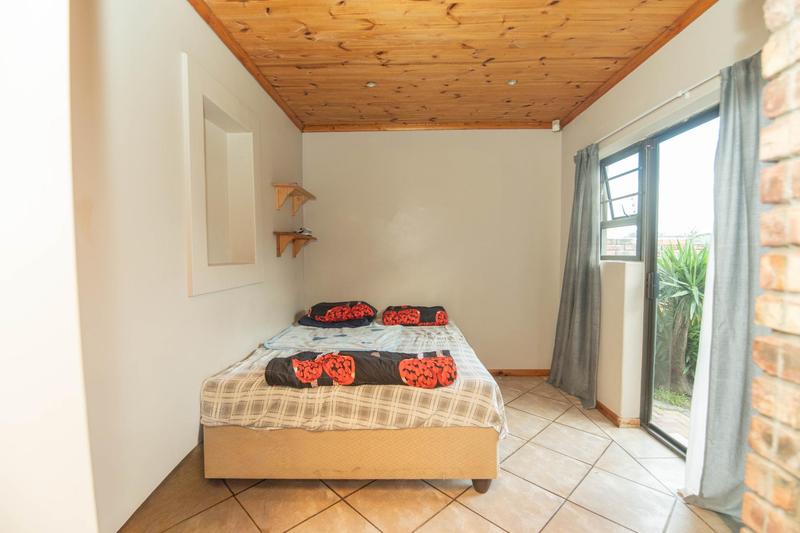5 Bedroom Property for Sale in Bluewater Bay Eastern Cape